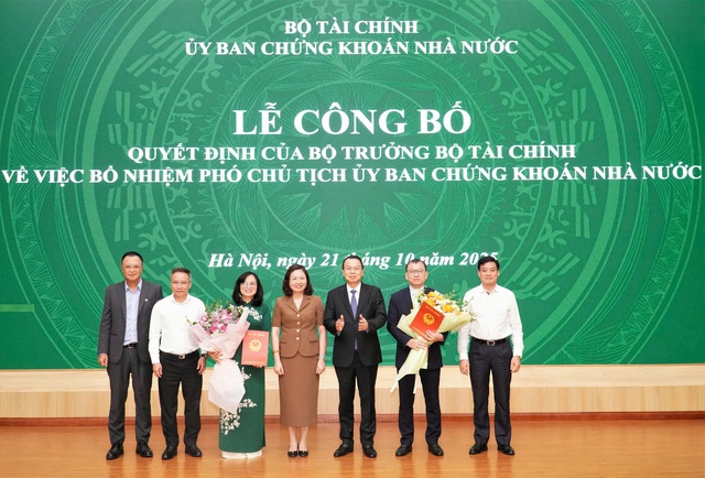 Hội nghị công bố Quyết định của Bộ trưởng Bộ Tài chính về việc bổ nhiệm Phó Chủ tịch UBCKNN - Ảnh 1.