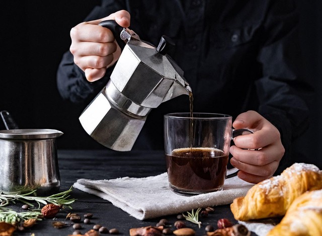 Mỗi người dân uống 500 ly cà phê/năm, nước châu Âu nhập hàng chục nghìn tấn từ Việt Nam dù giá kỷ lục, cà phê của ông Đặng Lê Nguyên Vũ cũng có mặt - Ảnh 1.