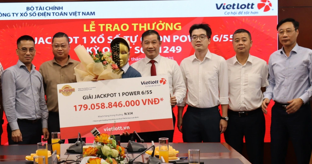 Nam giáo viên ở Đà Nẵng trúng giải hơn Jackpot 1 hơn 179 tỷ đồng - Ảnh 1.
