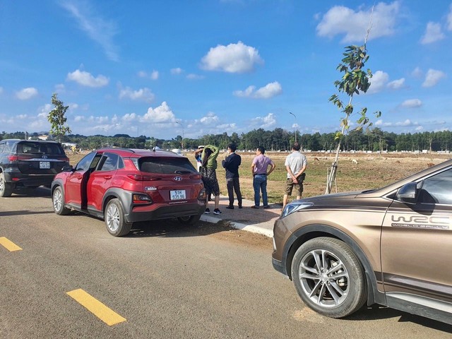 Bộ Xây dựng sẽ đề xuất cơ chế điều tiết giá bất động sản

- Ảnh 1.