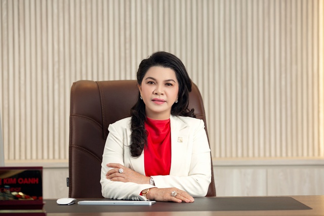 Ít ai ngờ, "bà trùm" bất động sản đặt mục tiêu xây 40.000 căn nhà ở xã hội từng là người bán quán nước ven đường tại Bình Dương- Ảnh 1.