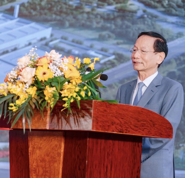 Bắt tay hãng xe Trung Quốc, Chủ tịch Vũ Văn Tiền chính thức khởi công nhà máy sản xuất ô tô tại Hưng Yên, công suất 120.000 xe/năm- Ảnh 2. Bắt tay hãng xe Trung Quốc, Chủ tịch Vũ Văn Tiền chính thức khởi công nhà máy sản xuất ô tô tại Hưng Yên, công suất 120.000 xe/năm- Ảnh 2.