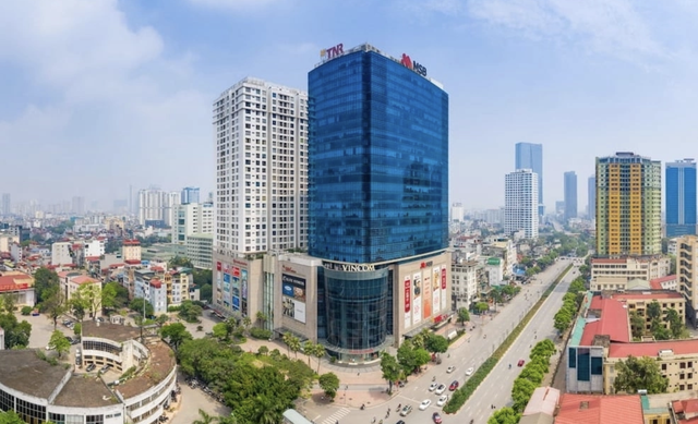 VinFast dừng chính sách miễn phí gửi xe điện tại Vincom Center Nguyễn Chí Thanh- Ảnh 1.