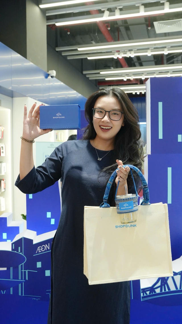 Trải nghiệm không gian mới cho tín đồ công nghệ tại cửa hàng ShopDunk+ đầu tiên trong TTTM - Ảnh 4.