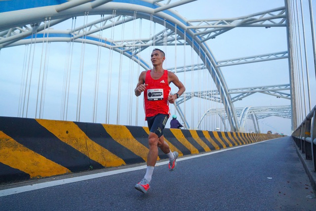 Giải Marathon Quốc tế Hà Nội Techcombank Mùa thứ 4: Bứt phá kỷ lục, lan toả tinh thần vượt trội - Ảnh 4.
