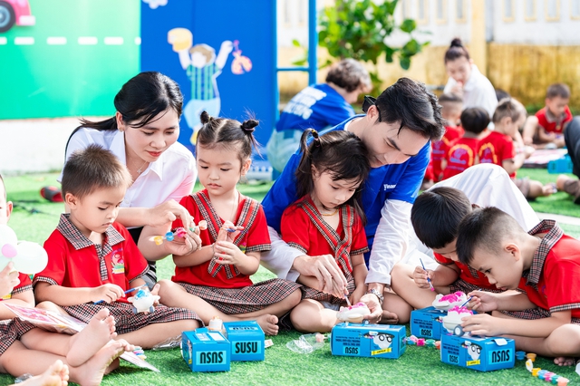 Vinamilk thắp sáng mùa trăng, gửi trọn yêu thương đến trẻ em Việt - Ảnh 2.