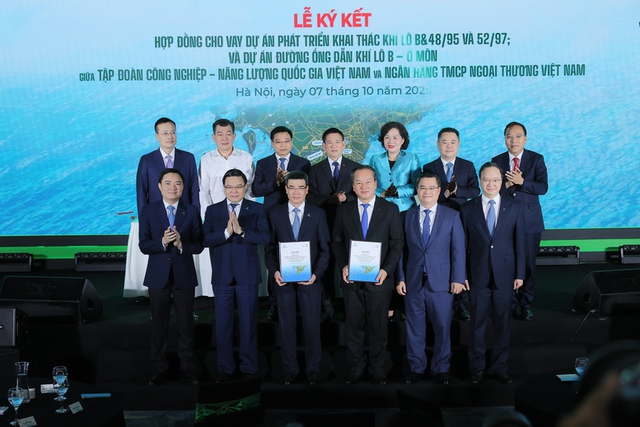 Thương vụ 1 tỷ USD kỷ lục ngành năng lượng: Khi doanh nghiệp lớn nhất Việt Nam bắt tay với ngân hàng vốn hóa cao nhất trên sàn chứng khoán- Ảnh 2.