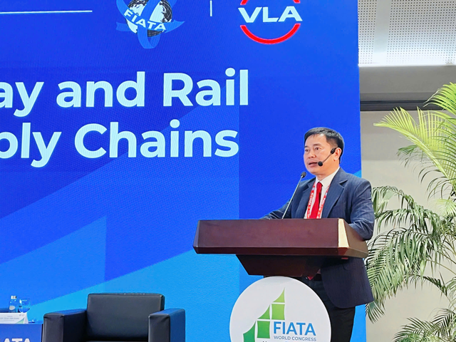 Việt Nam có hơn 42.000 km sông ngòi, 3.260 km bờ biển nhưng vận tải đường thủy lại chỉ được đầu tư rất ít- Ảnh 1. Việt Nam có hơn 42.000 km sông ngòi, 3.260 km bờ biển nhưng vận tải đường thủy lại chỉ được đầu tư rất ít- Ảnh 1.