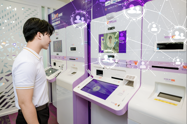 TPBank được vinh danh chuyển đổi số xuất sắc, ghi dấu nỗ lực bền bỉ trên hành trình chuyển đổi số - Ảnh 1.