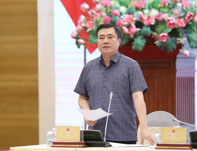 Thứ trưởng Bộ Công Thương: “Nếu phát hiện hàng giả, hàng nhái thì trong vòng 24 giờ sàn TMĐT phải dỡ bỏ gian hàng của người bán” - Ảnh 1.