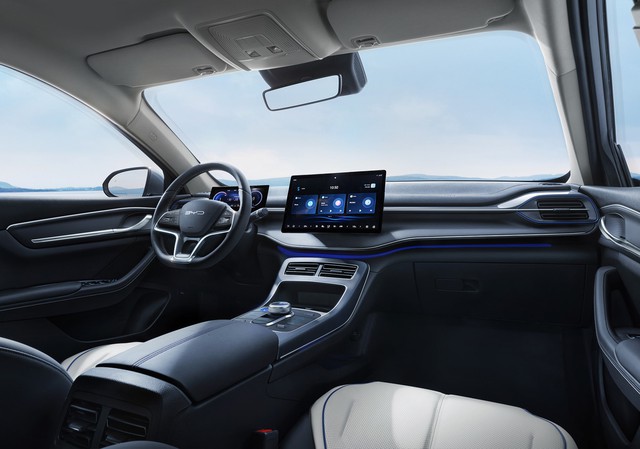 Hồ sơ xe: Những lùm xùm về xe Trung Quốc có khiến cho tân binh BYD Seal 5 chùn bước trong cuộc cạnh tranh xe sedan cơ C tại Việt Nam? - Ảnh 3.