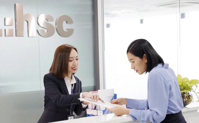 HSC bị phạt 125 triệu đồng vì vi phạm quy định công bố thông tin - Ảnh 1.