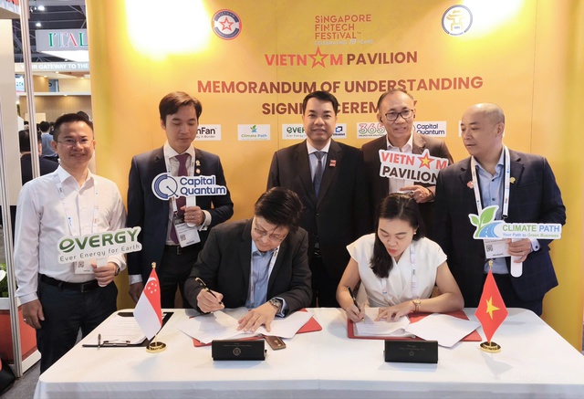 Việt Nam lần đầu tiên có gian hàng tại sự kiện tài chính – công nghệ lớn nhất thế giới, TS Mạc Quốc Anh khẳng định: “Đây là biểu tượng cho trí tuệ và bản lĩnh doanh nhân Việt Nam” - Ảnh 1.