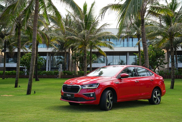 Skoda Việt Nam chơi lớn ưu đãi 100% phí trước bạ cho Skoda Kushaq và Skoda Slavia - Ảnh 2.