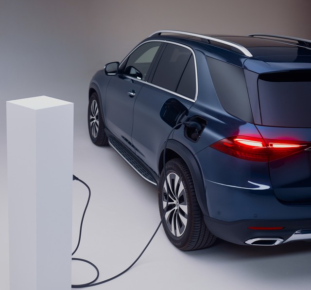 Giá hơn 4,6 tỷ, mẫu SUV PHEV đầu tiên của Mercedes-Benz tại Việt Nam có gì?  - Ảnh 4.