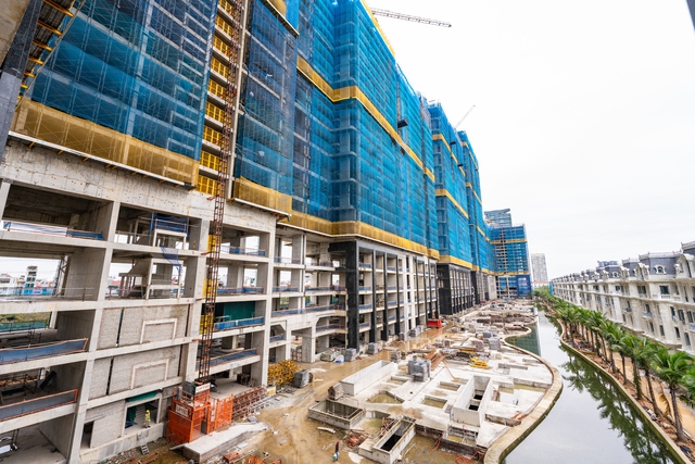 Soi tiến độ thi công các dự án cao cấp của Sunshine Group tại Ciputra và phía Đông Thủ đô - Ảnh 3.