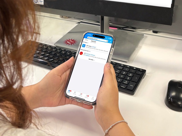 Từ cơn sốt mua sắm mùa sale đến thói quen "gửi hàng tức thì" - Ảnh 1.