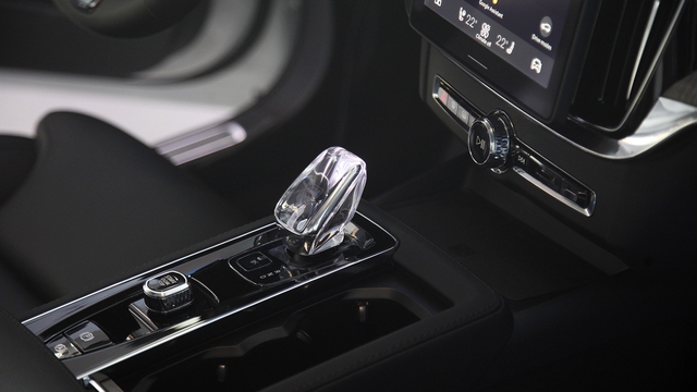 Volvo vừa trình làng 2 mẫu xe sang thế hệ mới tại thị trường Việt Nam, rẻ hơn phiên bản cũ hàng trăm triệu đồng - Ảnh 7.