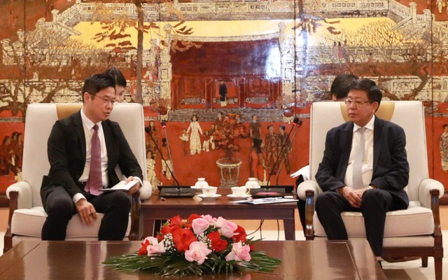 Tập đoàn xe lửa hàng đầu Trung Quốc muốn tham gia làm tuyến metro Văn Cao - Hòa Lạc hơn 65.000 tỷ đồng, chuẩn bị khởi công vào dịp 19/12 tới- Ảnh 1. Tập đoàn xe lửa hàng đầu Trung Quốc muốn tham gia làm tuyến metro Văn Cao - Hòa Lạc hơn 65.000 tỷ đồng, chuẩn bị khởi công vào dịp 19/12 tới- Ảnh 1.