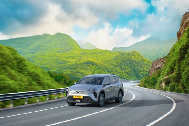 Xanh SM của tỷ phú Phạm Nhật Vượng bắt đầu triển khai dịch vụ xe ghép 7 chỗ liên tỉnh, chạy từ 4h sáng, tần suất 60 phút/chuyến - Ảnh 1.