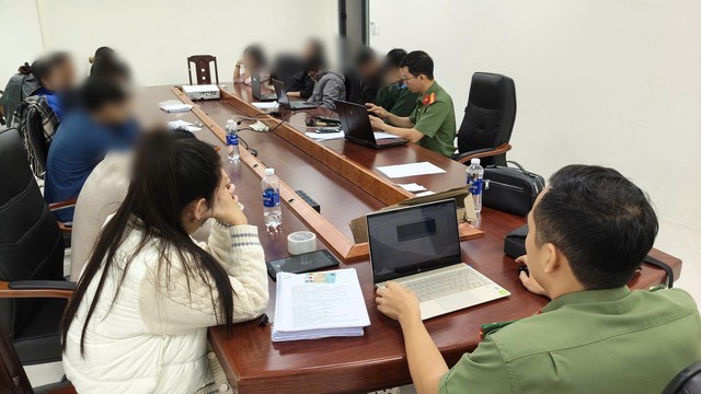 Triệt phá đường dây lừa đảo tiền mã hóa TOSI đã chiếm 90 tỷ đồng, lừa 8.000 người  - Ảnh 1.