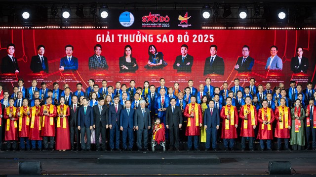 Lộ diện 10 Doanh nhân Sao Đỏ 2025: Tổng tài sản trên 2,8 triệu tỷ đồng, nộp ngân sách gần 14 ngàn tỷ đồng - Ảnh 2.