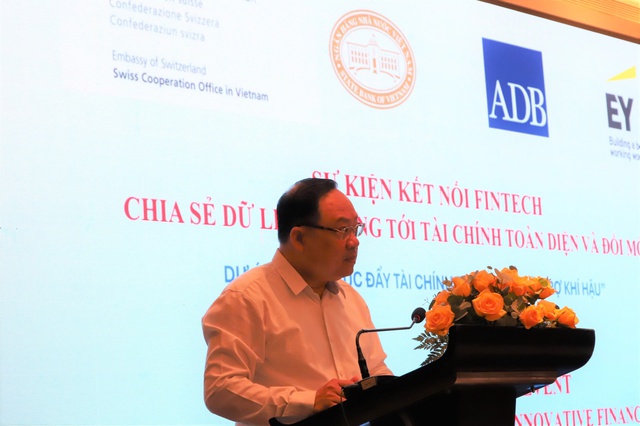 Chuyển dịch từ mô hình "khách hàng tìm đến ngân hàng" sang "ngân hàng tìm đến khách hàng" - Ảnh 1.