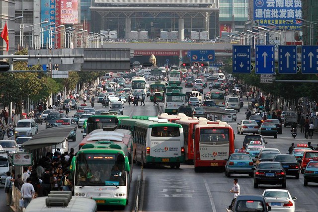 Hà Nội cấm xe máy xăng trong Vành đai 1 từ 1/7/2026: Các thành phố lớn trên thế giới áp dụng từ bao giờ? - Ảnh 1.