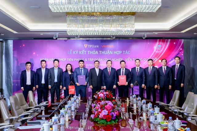 Hợp tác chiến lược thúc đẩy chuyển đổi số toàn diện giữa TPBank và Viettel - Ảnh 2.