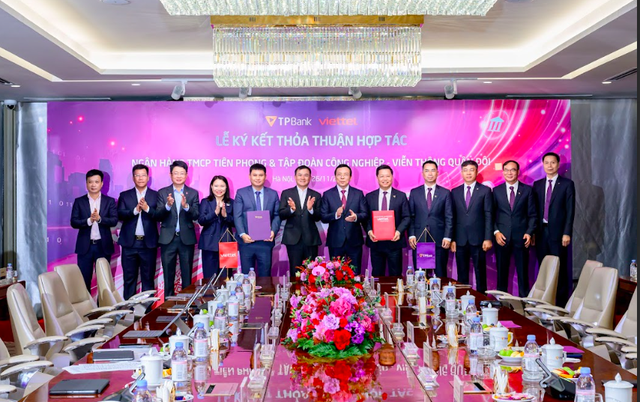Hợp tác chiến lược thúc đẩy chuyển đổi số toàn diện giữa TPBank và Viettel - Ảnh 2.