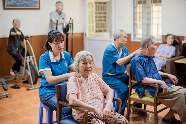 Nhu cầu dưỡng lão tăng mạnh, tiềm năng phát triển cho nền kinh tế bạc Việt Nam - Ảnh 1.