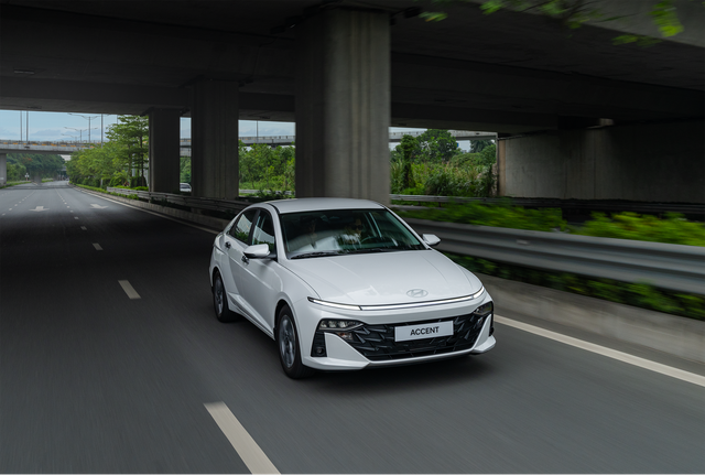 Nhận ưu đãi tối đa 64 triệu, có nên mua Hyundai Accent ngay hay đợi thêm? - Ảnh 1.