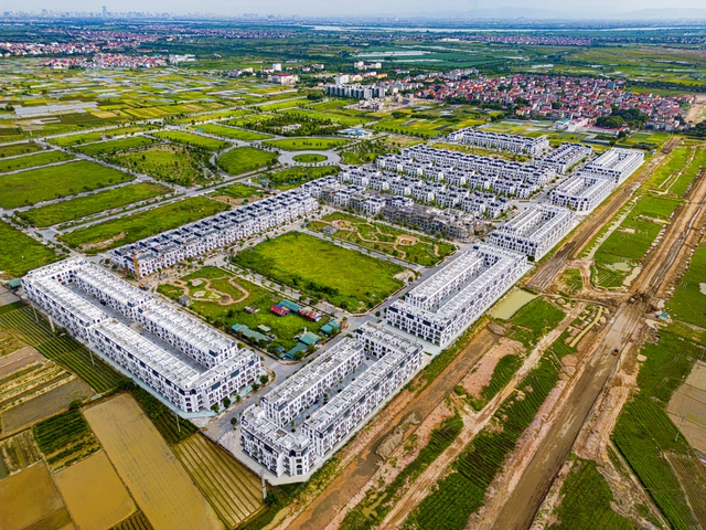 Vùng đất cách trung tâm Hà Nội 30km từng bị “ngủ quên”, nay được các “ông lớn” bất động sản “đánh thức” - Ảnh 4.