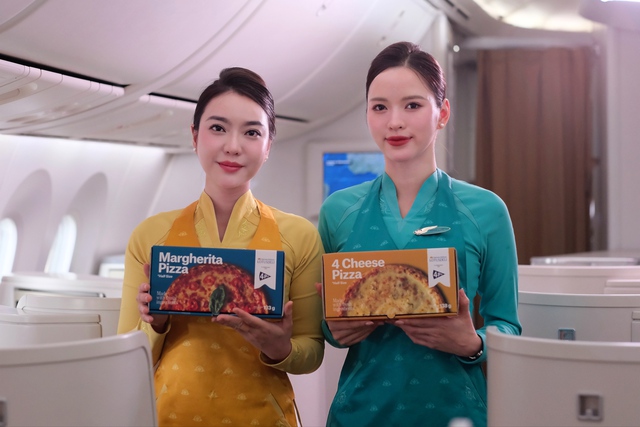 Vietnam Airlines bắt đầu bán pizza 4P's trên các chuyến bay, giá 119.000 đồng cho nửa cái- Ảnh 2. Vietnam Airlines bắt đầu bán pizza 4P's trên các chuyến bay, giá 119.000 đồng cho nửa cái- Ảnh 2.