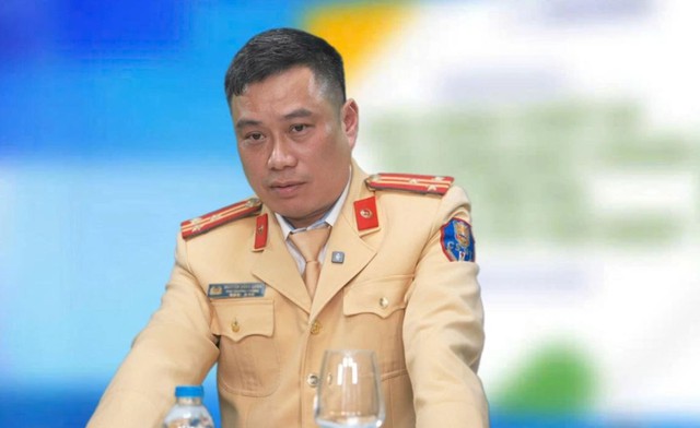 Đại diện Cục Cảnh sát giao thông lý giải việc không thể "ngoại lệ" với taxi, Grab trong trang bị ghế trẻ em - Ảnh 1.