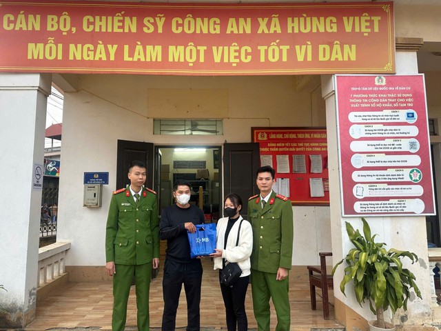Người phụ nữ Phú Thọ phát hiện 270 triệu "chuyển nhầm" vào tài khoản, đã có người liên hệ xin lại tiền nhưng Công an xã khuyên: Không trả vội, chờ xác minh! - Ảnh 1.