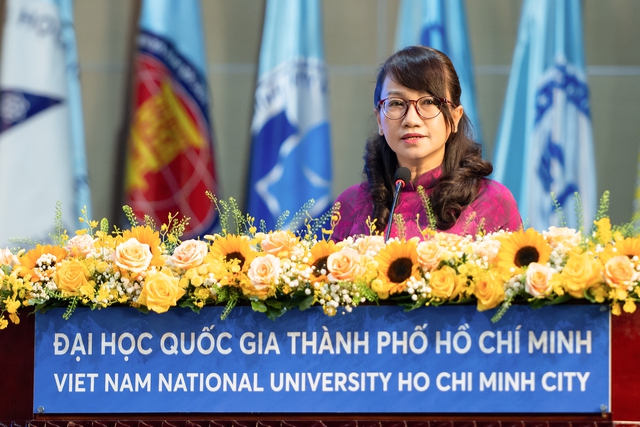Chân dung nữ giám đốc đầu tiên trong lịch sử Đại học Quốc gia TPHCM - Ảnh 2.