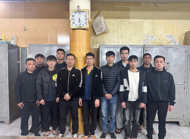 Sự thật đằng sau những giao dịch chuyển khoản, nạp rút số tiền lớn, nội dung chỉ toàn các ký tự “V…”, “Z…”, “E… J…”,... - Ảnh 1.