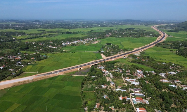 Tuyến cao tốc hơn 21.000 tỷ đồng, dài 88km do liên danh Đèo Cả thi công vượt tiến độ 6 tháng chính thức thông xe kỹ thuật vào hôm nay - Ảnh 1.