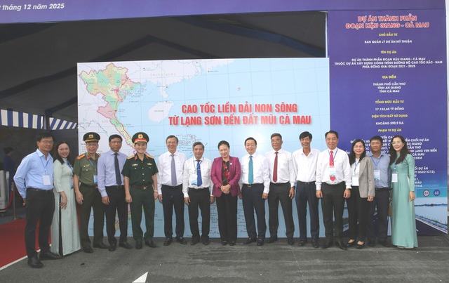 Người dân tỉnh Cần Thơ, An Giang, Cà Mau đón tin vui: Tuyến cao tốc hơn 27.000 tỷ đồng, dài 110km chính thức khánh thành, thông xe - Ảnh 1. Người dân tỉnh Cần Thơ, An Giang, Cà Mau đón tin vui: Tuyến cao tốc hơn 27.000 tỷ đồng, dài 110km chính thức khánh thành, thông xe - Ảnh 1.