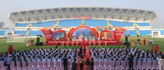 Hôm nay, chính thức khánh thành sân vận động trị giá hơn 500 tỷ đồng, 22.000 chỗ ngồi lớn nhất miền núi phía Bắc - Ảnh 1.