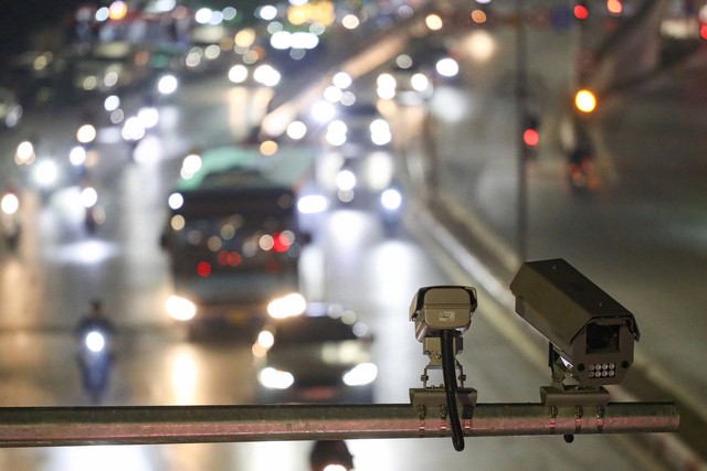 Giao thông Hà Nội sau một tuần ứng dụng camera AI: 100% nút giao tăng năng lực thông hành, ùn tắc giảm rõ rệt - Ảnh 1.