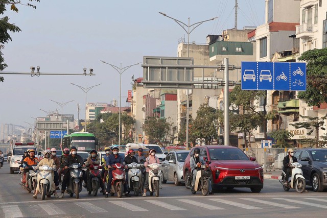 Giao thông Hà Nội sau một tuần ứng dụng camera AI: 100% nút giao tăng năng lực thông hành, ùn tắc giảm rõ rệt - Ảnh 2.