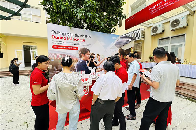 Chính sách thuế mới thúc đẩy chuyển đổi số: Techcombank cùng hộ kinh doanh giải bài toán vận hành toàn diện - Ảnh 4.