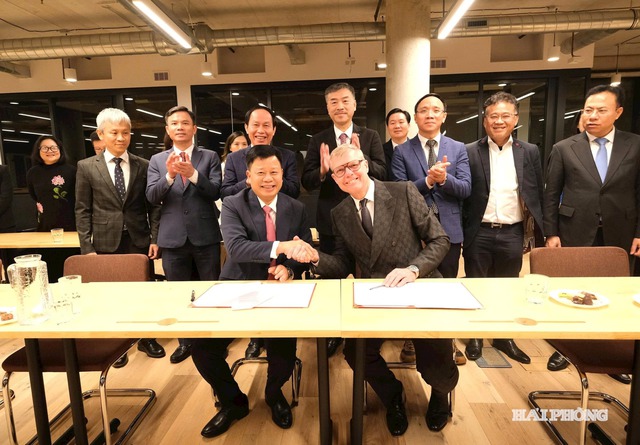 "Đại gia" bất động sản lớn nhất Cộng hòa Séc muốn đầu tư 1 tỷ Euro vào siêu đô thị lớn thứ 3 Việt Nam- Ảnh 1. "Đại gia" bất động sản lớn nhất Cộng hòa Séc muốn đầu tư 1 tỷ Euro vào siêu đô thị lớn thứ 3 Việt Nam- Ảnh 1.