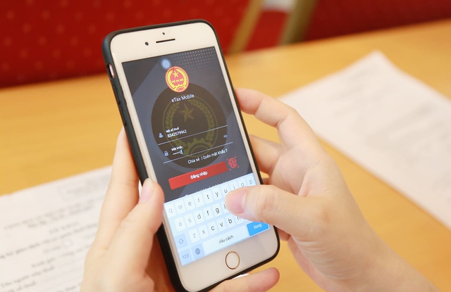 Bỗng dưng phát hiện có "2 đứa con khác họ" đăng kí làm người phụ thuộc trên eTax Mobile, phải xử lý thế nào?- Ảnh 1.