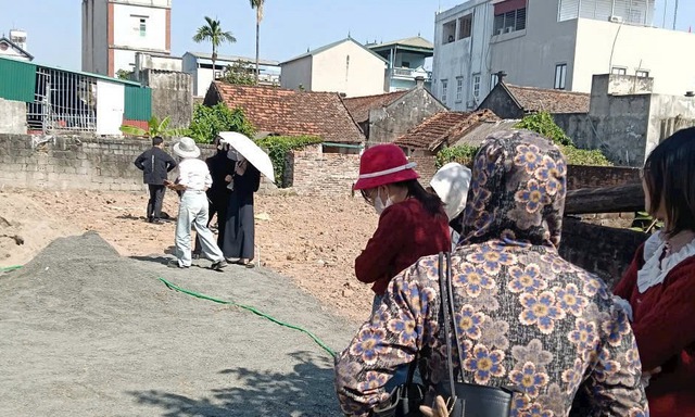 Đất nền "thất thường": Khu vực ven Hà Nội và nơi có đại dự án "sốt" cục bộ còn thị trường từng nóng như Bình Phước, Bảo Lộc lại trầm lắng- Ảnh 1. Đất nền "thất thường": Khu vực ven Hà Nội và nơi có đại dự án "sốt" cục bộ còn thị trường từng nóng như Bình Phước, Bảo Lộc lại trầm lắng- Ảnh 1.