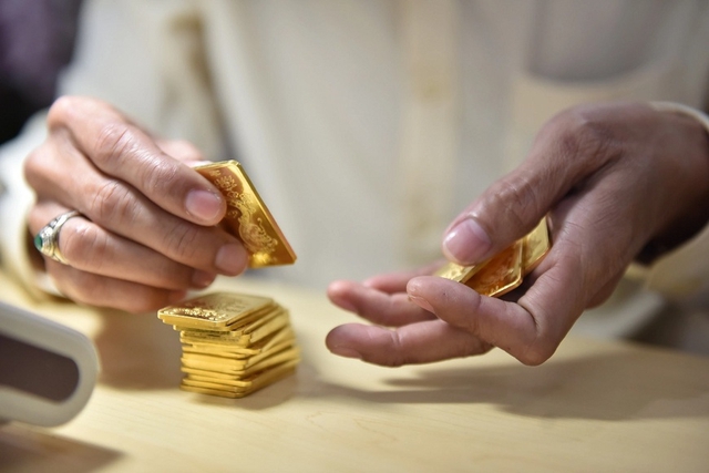 Vi phạm hoạt động kinh doanh vàng bị phạt tới 400 triệu đồng, tịch thu số vàng - Ảnh 1.