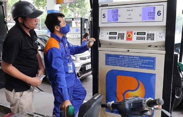 Giá xăng tăng 500 đồng/lít chiều 4/2 - Ảnh 1.