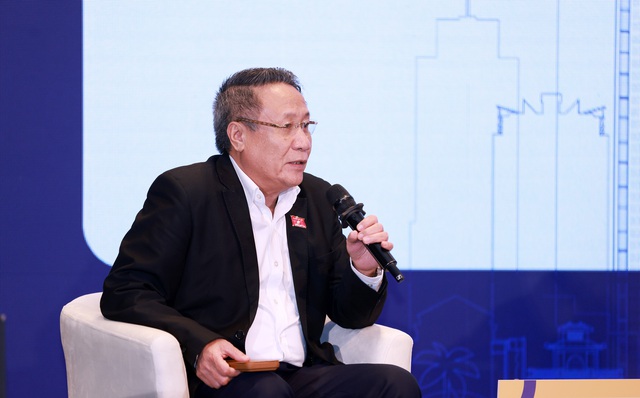 TS. Nguyễn Trí Hiếu cảnh báo dấu hiệu bong bóng trên thị trường bất động sản Việt Nam- Ảnh 1.